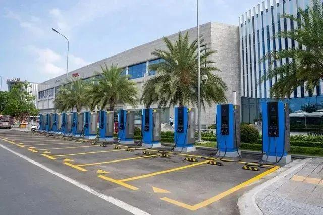 K8·凯发科技：双语互译）越南首个特许经营电动汽车充电站模式问世
