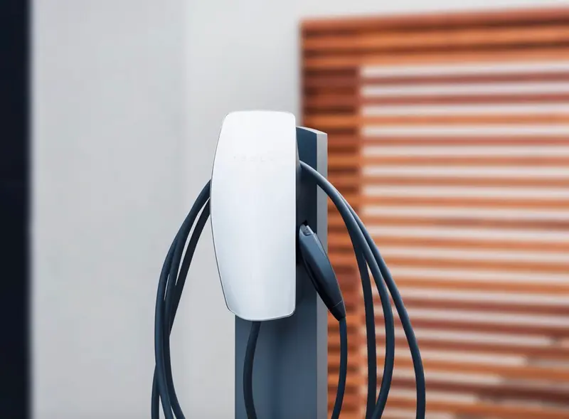 地下车库充电桩越来越多充电方便了但真安全吗？