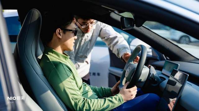 全系试驾盛宴｜十年风华的极致演绎与未来之跃(图8)