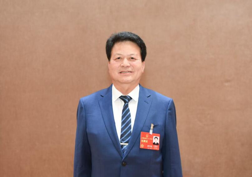 2025年两会全国人大代表石炳启：建议加强城市充电基础设施建设(图1)