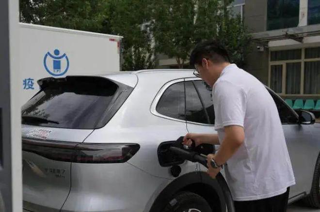 中卫充电桩太给力！半小时充满电小区、高速都能充年底还要添800台