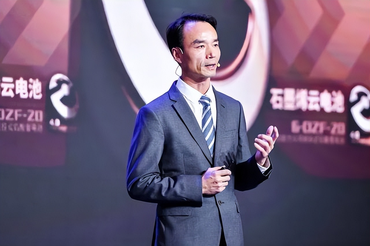 潮汕出了个“乔布斯”干出年入120亿小电驴！拟2026年赴港