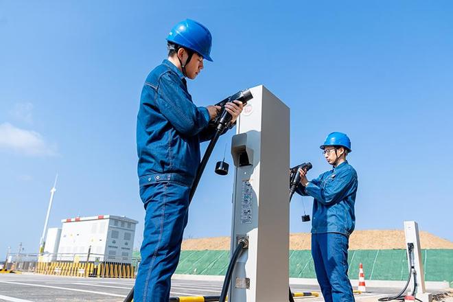 凯发科技：新春走基层｜电力“满格”保春运