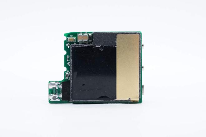 K8·凯发：内置东科DK8607AD合封氮化镓芯片mophie67W氮化镓充电器拆解(图5)