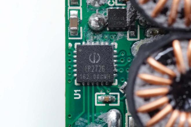 K8·凯发：内置东科DK8607AD合封氮化镓芯片mophie67W氮化镓充电器拆解(图16)
